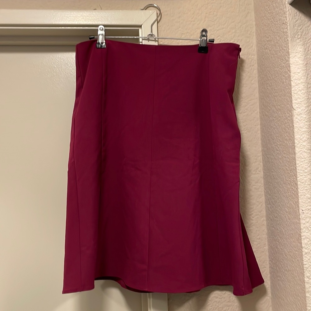Maroon New York & Company stretch skirt